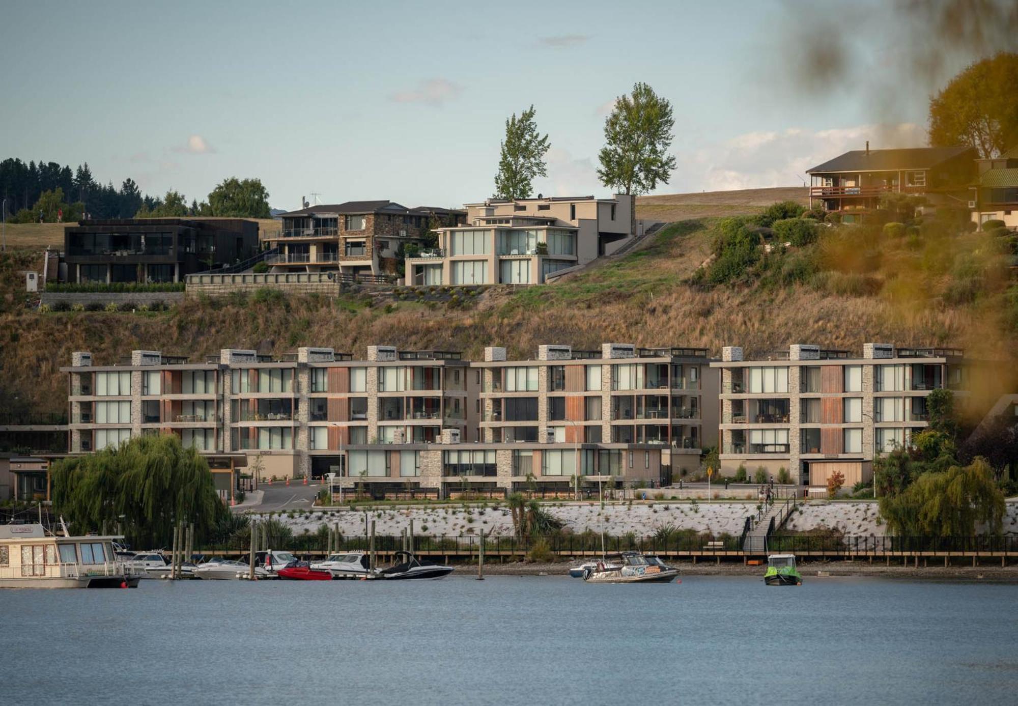 Marina Terrace Apartments, Wanaka Exterior photo